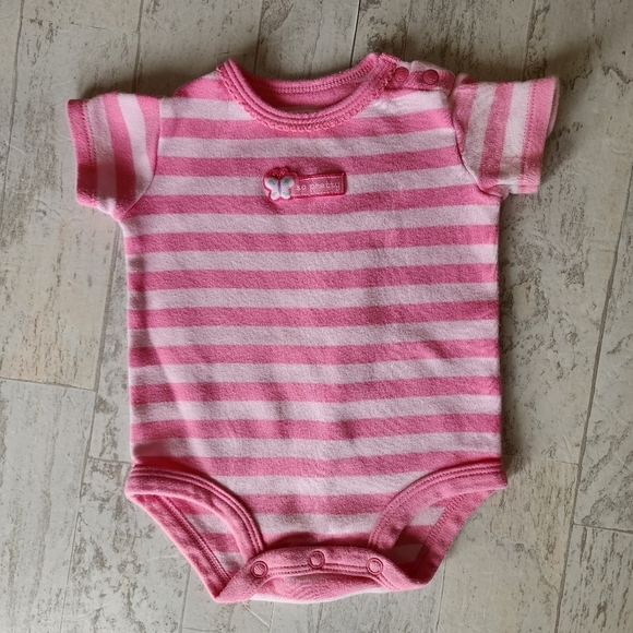 Carter's pink bodysuits with butterflies (set of 2) Size 3 mo - Picture 7 of 13